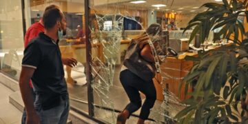 السر للخروج من الهوّة العميقة بإتقانُ فنِّ الحفاظ على الأمل … لبنان بحاجة الى رجالات دولة لمحاربة الفساد واسترجاع الأموال… المنهوبة!