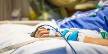 تولّى الإنقاذ مستشفى سعودي… مريض عشريني عُولج وشُفي من داء نادر نتج عن نقص في معدلات البوتاسيوم…