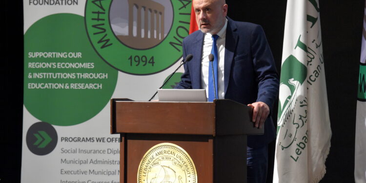 مؤسسة “Muhanna Foundation” والجامعة اللبنانية الاميركية  “LAU” خرجت الدفعة العاشرة من طلاب ادارة ومالية البلديات… كلفة الهدايا التذكارية و الدروعتم التبرع بها لمنكوبي غزة..