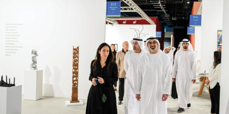 افتتحه ولي العهد  الشيخ خالد بن محمد بن زايد…  معرض “فن أبو ظبي”: 15 عاماً  من الإرتقاء بالمشهد الثقافي  في دولة الإمارات…