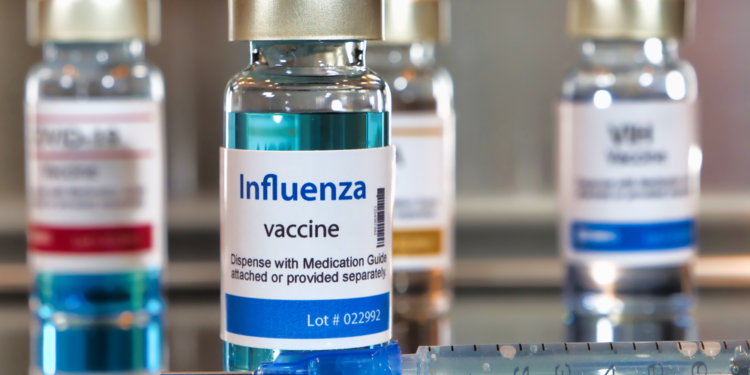 وزارة الصحة السعودية  تدعو المواطنين في المملكة للحصول  على لقاح الإنفلونزا الموسمية مجاناً  وتتحدث عن انقاذ حياة طفل  ابتلع بطارية استقرّت في مريئه…