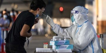 المديرة بالإنابة في WHO:  3 متحوّرات جديدة مقلقة لـ Covid  و 6 قيد المراقبة والأبحاث…  على سكان النصف الشمالي  من الكرة الأرضية تلقّي  اللقاح ضد “الإنفلوانزا” و”سارس-2″…