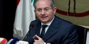 القطاع التجاري مستنفر لمواجهة مشروع قانون يستحدث ضريبة لتمويل صندوق استرجاع الودائع… نقولا شماس: الحكومة تكرّس التمييز بين الدولاريْن المصرفي والنقدي!