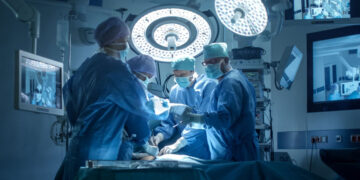 في سابقة جراحية  في السعودية والمنطقة…  زراعة كبد لمريضة  من متبرعَتَيْن اثنتَيْن  في المستشفى التخصّصي…