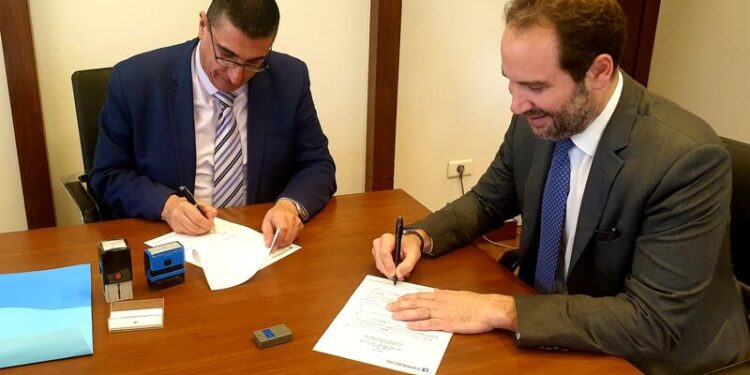 خطوة غير مسبوقة في لبنان:  تعاون بين القطاعَيْن العام والخاص  في مجال التغطيات التأمينية الصحية  يستفيد منها ذوو الإعاقة  والحاجات الخاصة مثل كبار السن  والعائلات المتعثرة…