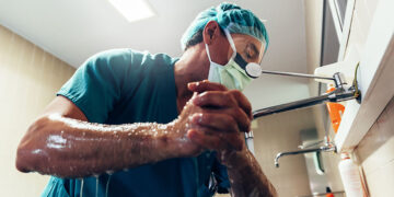 في خطوة لمنع ظهور جوائح…  وزارة الصحة السعودية تُنشئ  شبكة من مئة مركز سعودي  لرصد الإلتهابات التنفسية المعدية…