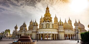 القرية العالمية في دبي  تدعو للمشاركة في احتفالات  رأس السنة الجديدة  7 مرات تباعاً في أجواء  حافلة بالتجارب الإستثنائية…