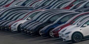 سيارات Tesla WIFI الجديدة تُصنّع حالياً في شنغهاي وتجهّز للبيع في منتصف 2024…