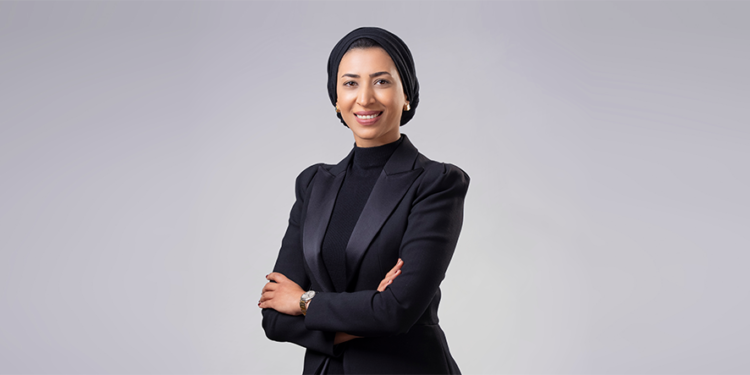 ايناس عسيري أول نائب عربي لرئيس معهد التأمين القانوني البريطاني CII