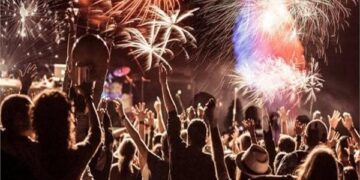 شَوْك وشَوْق بين عامين