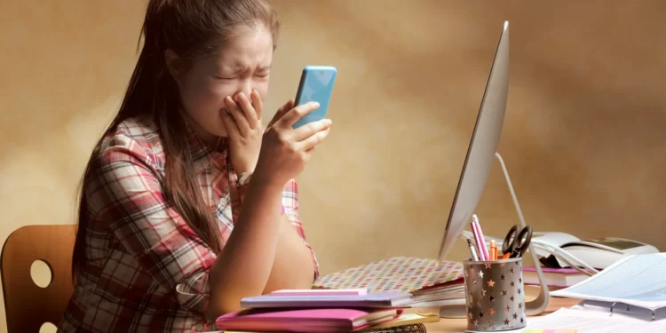 بعد انتقادات ودعوى قضائية… Meta تمنع المراهقين بين 13 و 18 سنة من النفاذ الى محتويات  موقعَيْ فيسبوك وانستغرام…