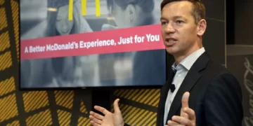 سلسلة مطاعم ماكدونالدز تعترف بلسان رئيسها التنفيذي: المقاطعة أضرّت بالعمليات والمبيعات…