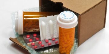 مليونا شحنة عبر البريد  منذ العام 2020…  وزرة الصحة السعودية تعلن  مواصلة تأمين الدواء مجاناً  لمحتاجيها في المملكة…