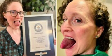 صاحبة أضخم لسان في العالم  تدخل كتاب “غينيس للأرقام”  وتقول أنه يساعدها في العزف على الفلوت”!