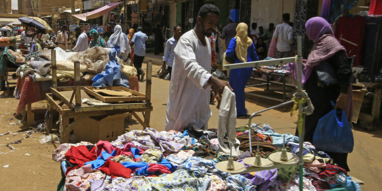 بعد 10 أشهر من الإضطرابات.. السودان تُنمى بخسائر اقتصادية باهظة و”الحرب العبثية” سجّلت خسائر إقتصادية بـ 200 مليار دولار…