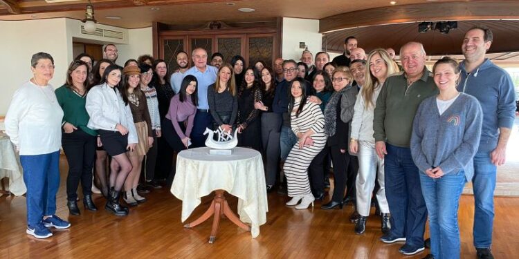 روجيه زكار أمام فريقَيْCommercial و Comin:ماضون في تطبيق استراتيجيةتسهيل أمور العملاء والشركاء…