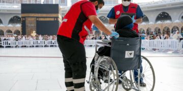 في الأسبوع الأول من رمضانحوالي 7 آلاف معتمر أُسعفوافي 38 مركزاً تابعةللهلال الأحمر السعودي…