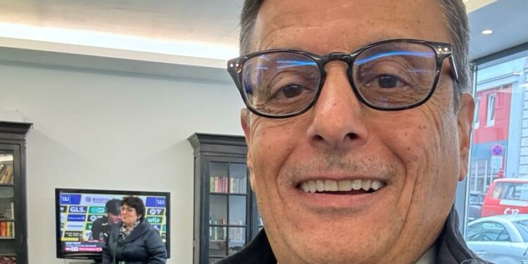 المؤتمر الأوروبي للأشعة يعرض الأجهزة الحديثة لكشف الأمراض ويناقش موضوع الإستفادة من الذكاء الإصطناعي في الطب… د. أنور عبيدات: مؤتمر ECR ناجح بكل المعايير وهو الأكبر في العالم في الإضاءة على تقنيات التصوير الطبي…