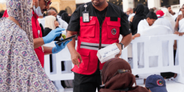 استعدادات في مكّة المكرّمةلتقديم الخدمات الإسعافية لزوار بيت الله الحرام:خطة ينفذها 887 موظفاًو900 متطوّع ومتطوّعةمرتبطين بـ 35 مركزاً اسعافياً..