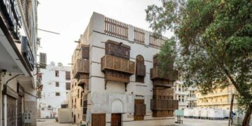 منتج جديد يُبصر النور في السعودية: “التأمين الثقافي” بشقَيْن المباني التراثية التاريخية والأعمال الفنية.. وزير الثقافة: كنوزنا الفنية لا تُقدّر بثمن…