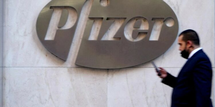 “فايزر” بعد “استرازينيكا”…تسويات قضائية لـ 10 آلاف قضيةبسبب عقار “زانتاك” لعلاجحموضة المعدة!