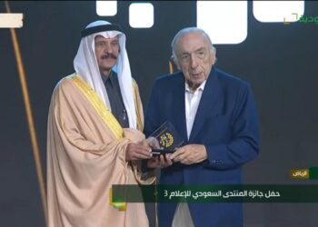 سمير عطالله شخصية العام الإعلاميةفي المنتدى الإعلامي العربي في دبي