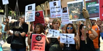 بعد تقرير لصندوق النقد عن الوضعَيْن المالي والإقتصادي في لبنان…البنك الدولي يرسم صورة سوداوية:الفقر تضاعف 3 مراتخلال عقد من الزمن…