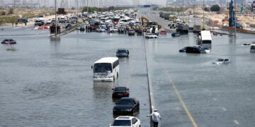 موجة متصاعدة في الإمارات: التأمين الشامل على المركبات تحسباً لفيضانات جديدة…
