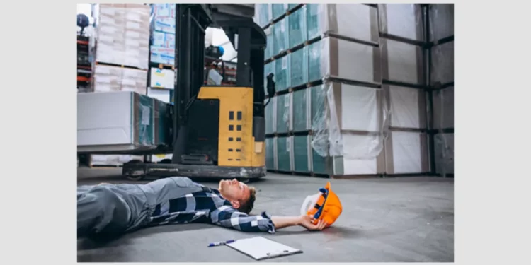 الإتحاد المصري للتأمين في نشرته الـ 335: كلفة وثيقة مسؤولية صاحب العمل أرخص بكثير من حادث مفاجئ قد يقع!