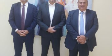 سميرات والكلوب الى شركة “النسر العربي” لتقديم التهنئة والتباث بشؤون القطاع…