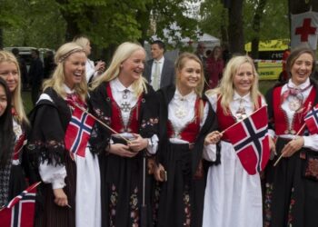 غالب خلايلي يُدوّن في أربع حلقاتذكريات رحلة الى النرويج:رحيل مضطرب تحوّل الى شهر عسل…