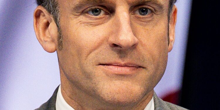 هل تلحق “موديز” بـ Fitchو”ستاندرد أند بورز”وتخفض التصنيف الإئتماني لفرنسا؟وكالة التصنيف الأميركية تنتظرورياحها قد تهب…سلبياً!