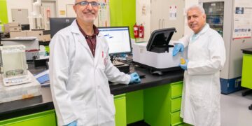 باحثان من أميركية الشارقة يطوّرانأجهزة استشعار خاصة للكشفعن المركّبات السامة…