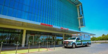 السعودية تشهد عمليات ناجحة بمساعدة الروبوت لزرع وتبديل شرايين وصمامات وآخر الإنجازات: زراعة قلب لصغيرة في السنتَيْن والنصف سبقت 37 طفلاً ينتظرون متبرعين…