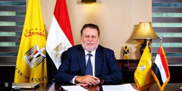 تجديد للمرة الثالثة لصانع العجائب  في القطاعَيْن المالي والمصرفي المصري: محافظ المركزي حسن عبدالله…