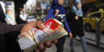 مخاطر مصرفية تنتظر الضفة الغربية إذا قررت اسرائيل فصل البنوك الفلسطينية عن نظامها المالي.. الموعد المحدد في نهاية أكتوبر ومجموعة السبع …تتحرّك!