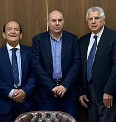 مطالب يرفعها وفد من منشئي وتجار الأبنية في لبنانالى مدير عام المالية.. ايلي صوما: هناك بطء في إنجاز المعاملات والتأخير يُشكل للناس معاناة قاسية…