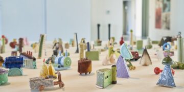 بمشاركة أكثر 17 فنانًا دوليًا  فن جميل تفتتح معرض  “رأينا مدارًا لا ينتهي” في جدة…