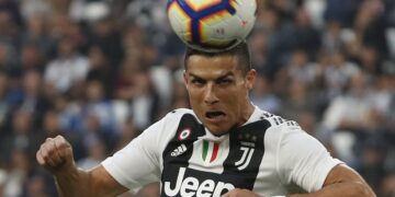 دراسة جديدة تؤكد المؤكدباستخدام تقنية :التصوير بالرنين المعناطيسي“النطح” بالرأس في كرة القدميُسبب في المدى البعيد تلفاً في المخ!