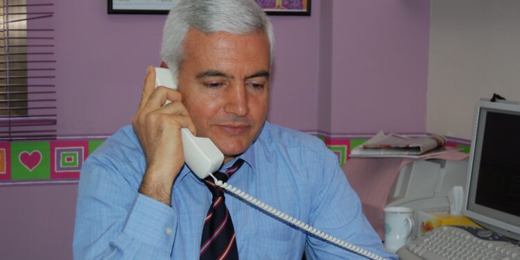 بتّ عصبياً بلا مبرّروشعرت بطعنة عميقة بالرأس..قصتي مع “البيجرز” والهاتف المحمول…