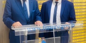 في زيارة تمّ فيها تبادل “الشكر”.. وزير المالية لرئيس الإسكان: “نحن الى جانبكم وسندعمكم”…