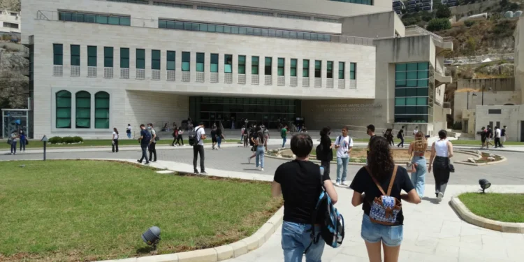 د. الياس ميشال الشويري يكتب عنأزمة التعليم الجامعي في لبنان: عندما يصبح الطالب زبوناً…و”الزبون”دائما على حقّ!