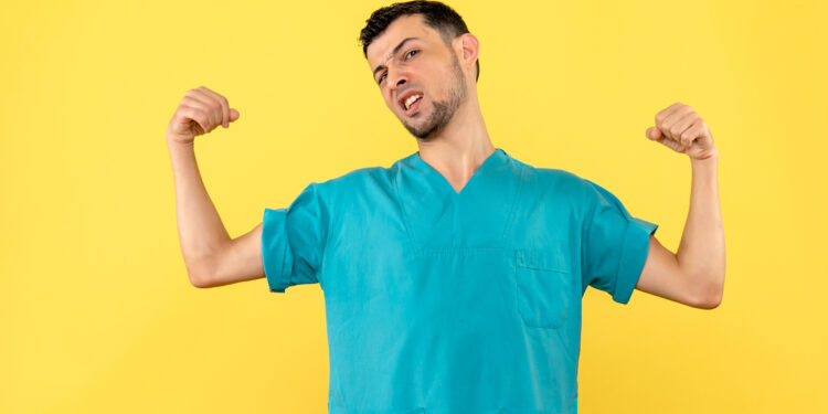 د. الياس ميشال الشويري يكتب عنعقدة الألقاب في المجتمعات العربية: بين البحث عن المكانة وتغييب الجوهر!