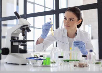 فيما أطباء كُثر يسخرونمن العلاجات العشبية…مؤتمر في أبو ظبي يُعيد الإحترامللطب التقليديويسعى الى دمجه مع التكميلي…