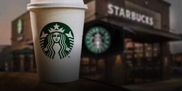“ستاربكس” قرّرت تخفيض موظفيهاوسهمها بعد التصريح لم يتأثر…