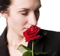 ماذا تفعل الآلةُ إذا أدارها غبي؟ وهل الوردة البلاستيكية تبلغ مقام وردة طبيعية تفوح شذى؟