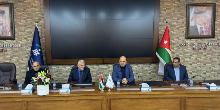 الاتحاد الاردني لشركات التأمين يكرّم احد موظفيه بعد مسيرة عمل مدتها 29 عاما…