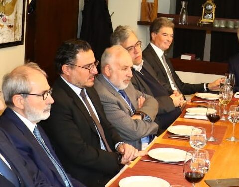 MIDEL  تلتقي سفيرة الإتحاد الأوروبي  حول طاولة حوار-غذاء.. د. فؤاد زمكحل: لبنان بحاجة الى مساعدة البنك الأوروبي فيما نحن نشهد أشعة نور من النفق!