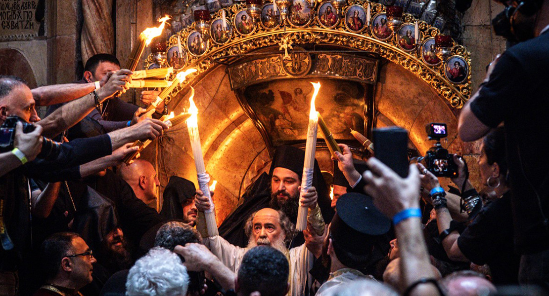 اللقاء الأرثوذكسي يشارك بنقل شعلة النور المقدّس من قبر المسيح إلى <a class='entities-links' href='/entity/1008237370/لبنان/ar/1?utm_term=PublicFigures-لبنان&utm_source=Lebanon24-Frontend&utm_campaign=PublicFigures&utm_medium=PublicFigures-لبنان&id=1486&catid=0&pagetype=PublicFigures' loading=