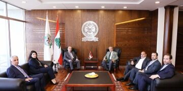 وزير الدفاع يبحث مع حبيب  في التعاون بين مصرف الإسكان  و”جهاز إسكان العسكريين”